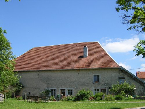 Chambre d'hôtes Auprès des Vignes. Chambres d’hôtes à Echevannes, village au coeur du Jura