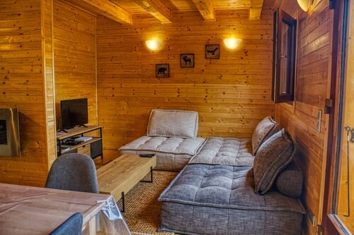 Gîte Le Gîte Le Chalet de Magali, en pleine nature au milieu des montagnes.