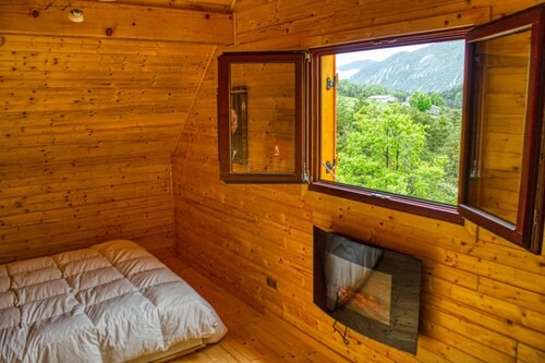 Gîte Le Gîte Le Chalet de Magali, en pleine nature au milieu des montagnes.