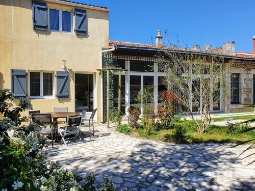 Gîte La Villa des Roses vous propose son grand gîte